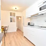 Peaceful Apartment - 2Br For 4P - Musee Grevin
